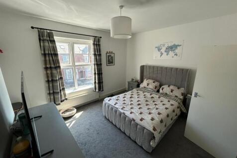 Master Bedroom 2.jpg