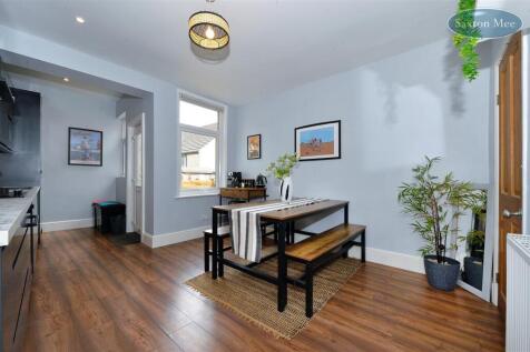 150 lydgate lane - dining room 689.jpg