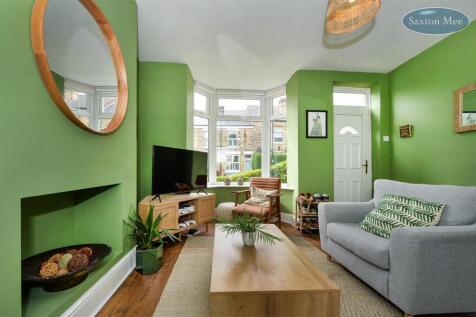 150 lydgate lane - lounge 681.jpg
