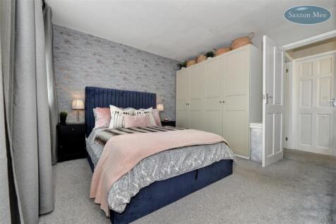 12 Forres Road, S10 1WE - bedroom 1 976.jpg