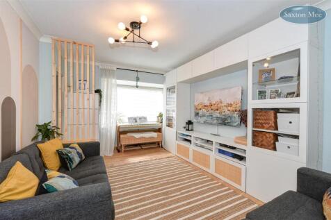 12 Forres Road, S10 1WE - lounge 1020b.jpg