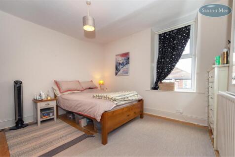 9 Tasker Road, S10 1UY - bedroom 1 875.jpg