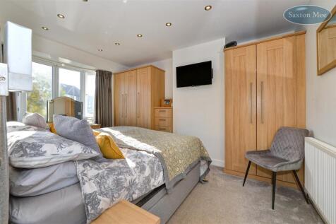 54 Stanwood Crescent - bedroom 1 3845.jpg