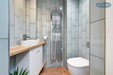 54 Stanwood Crescent - wc 3772.jpg