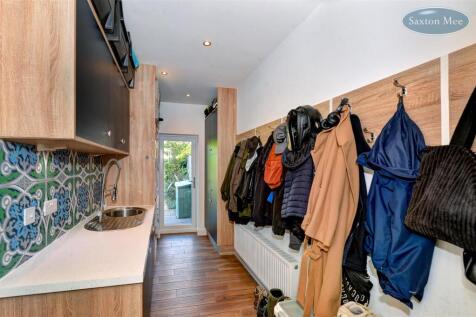 54 Stanwood Crescent - utility 3759.jpg