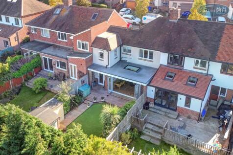 54 Stanwood Crescent - back dr242.jpg