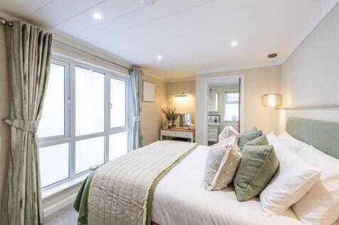 Classic model - bedroom and ensuite.jpg