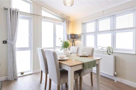 Classic model - dining area.jpg