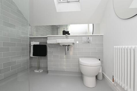 Annexe Showe Room.jpg