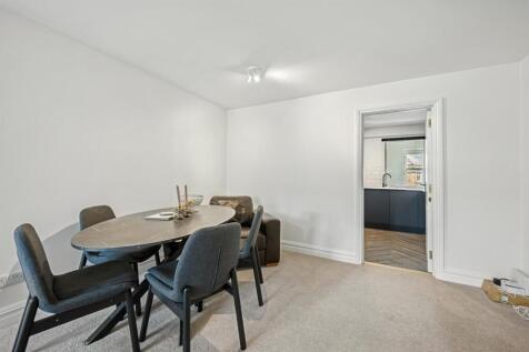Saxton Mee 7 Holme Court 0018.jpg