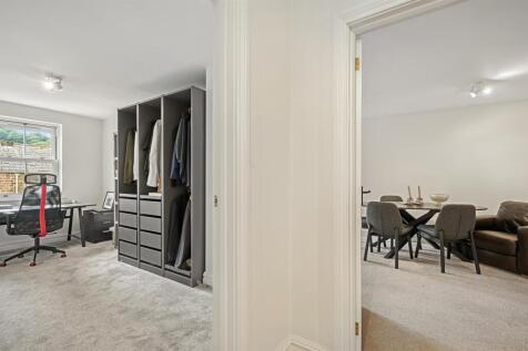 Saxton Mee 7 Holme Court 0010.jpg