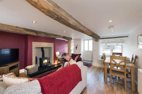 04B-Living-room-NO-FIRE-GUARD.jpg
