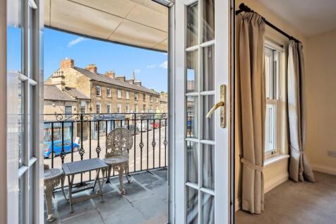 Saxton Mee 2 Holme Court -0007.jpg