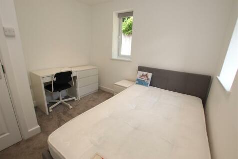 bedroom 2.JPG