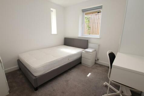 bedroom 4.JPG
