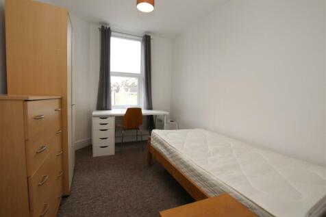 bedroom 2.JPG