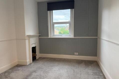 Bedroom 1.jpg