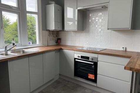Kitchen 2.jpg