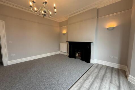 Lounge 1.jpg