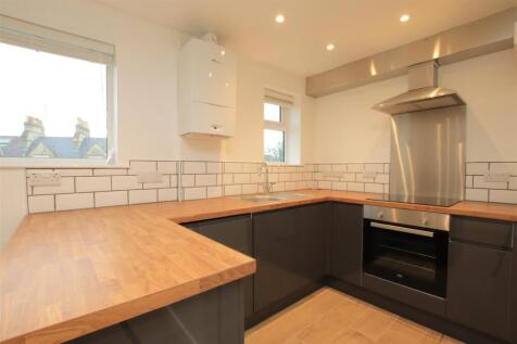 Kitchen/breakfast bar area