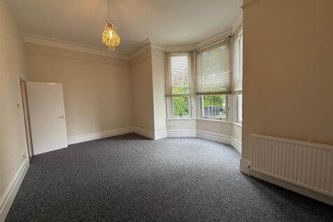 Front Bedroom 2.jpg