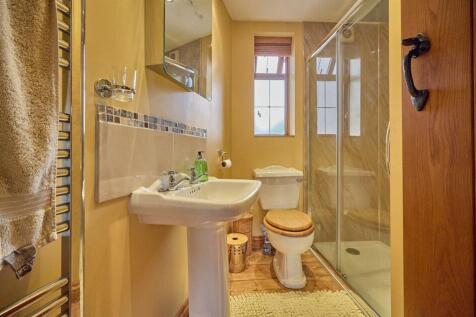 En-suite Shower Room to rear