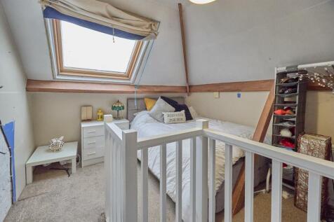 SECOND FLOOR FAMILY ROOM