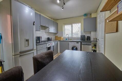 Hadrian Close 4.jpg