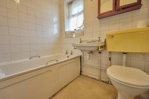 Bathroom to Rear
