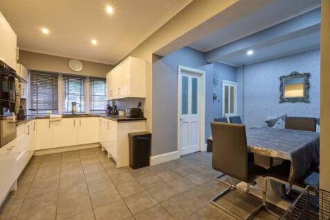 Refitted L shape Open Plan Living/Dining/Kitchen