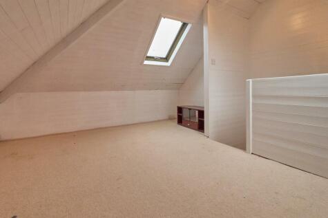 SECOND FLOOR FAMILY ROOM