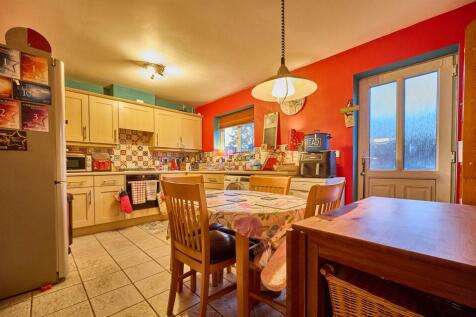 Rear Dining Kitchen
