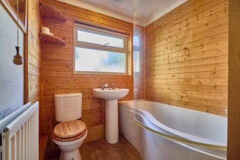 BATHROOM TO REAR