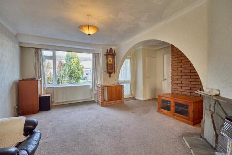 LOUNGE TO FRONT