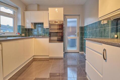 REFITTED KITCHEN TO FRONT