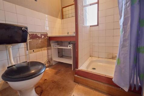 BATHROOM TO FRONT