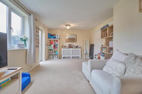 Lounge Dining Room To Rear