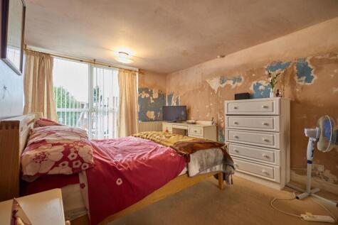 FRONT BEDROOM ONE