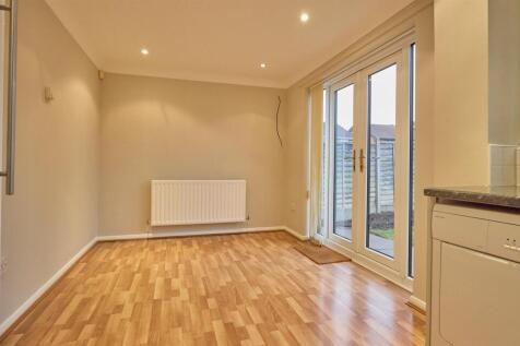 DINING KITCHEN TO REAR