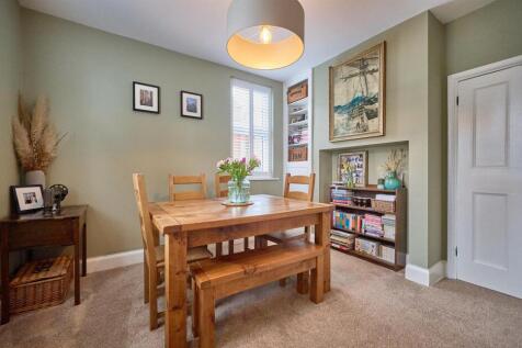 Dining Room/Family Room to front