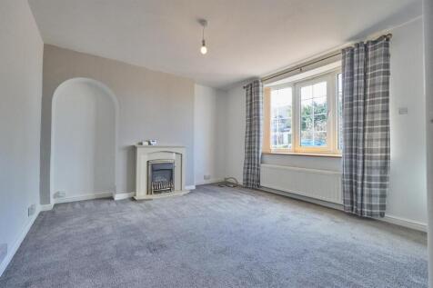 FRONT LOUNGE