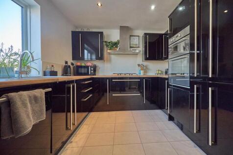 REFITTED KITCHEN TO FRONT