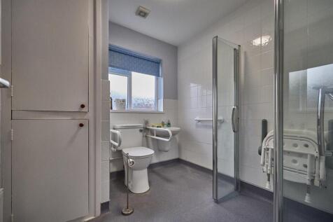 Rear Wet Room