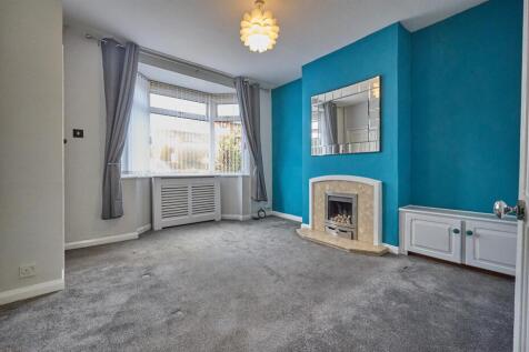 LOUNGE TO FRONT
