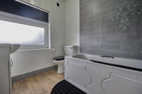 BATHROOM TO REAR
