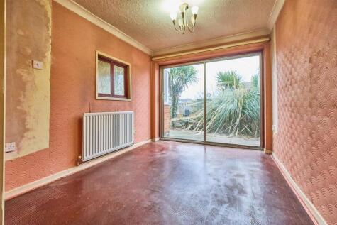 Rear Dining Area