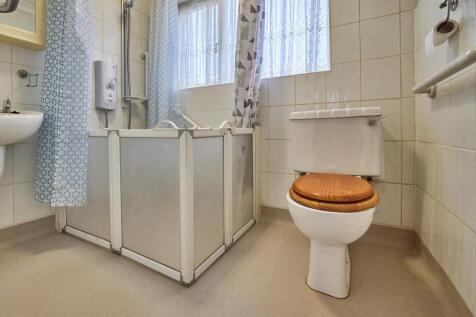 Rear Wet Room