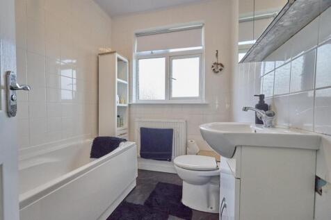 BATHROOM TO REAR