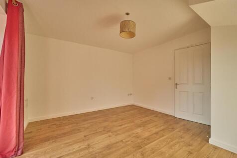 Dining/Lounge Area