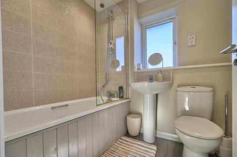 BATHROOM TO REAR